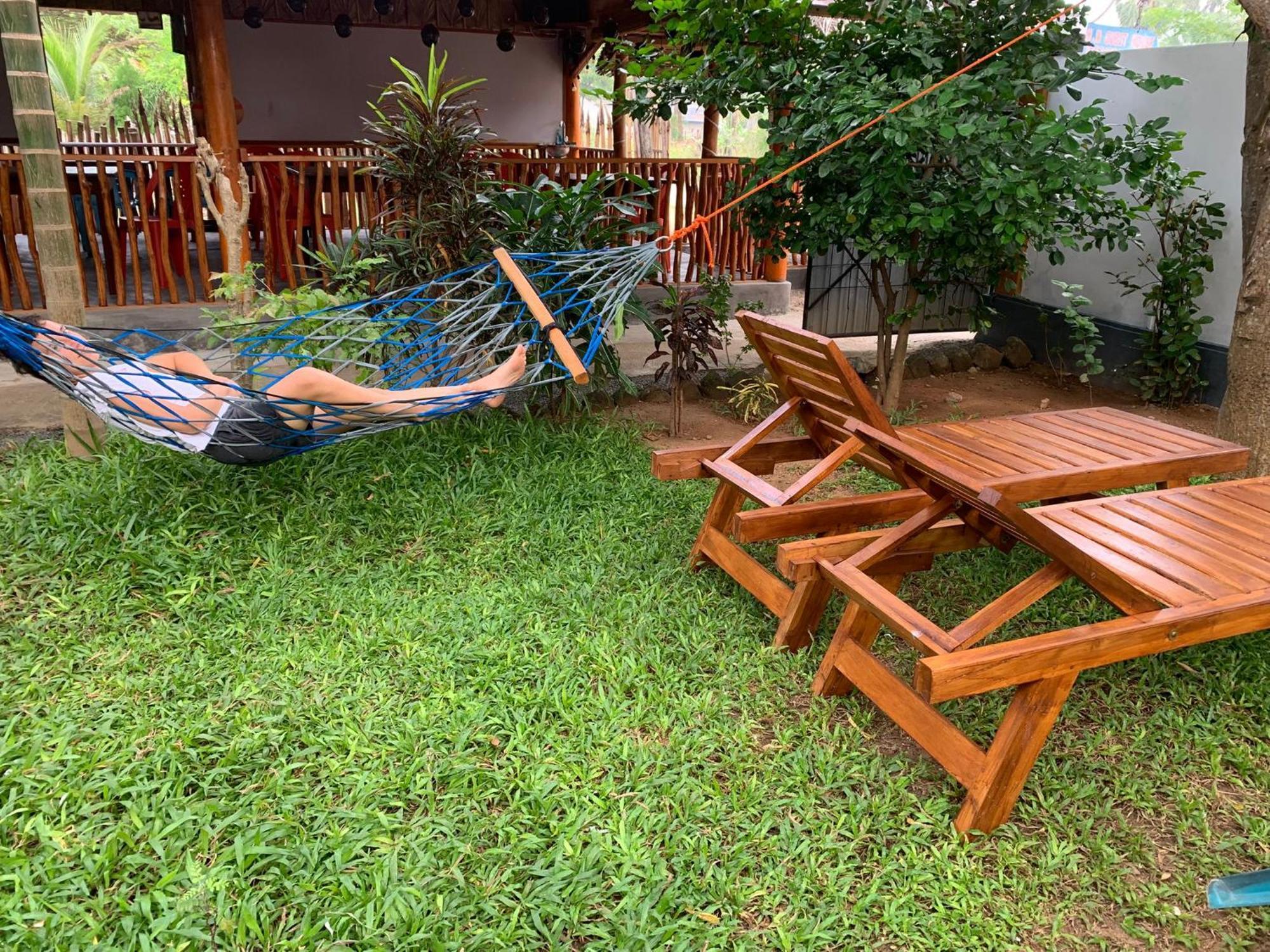 Vibushan Guest House Нилавели Екстериор снимка
