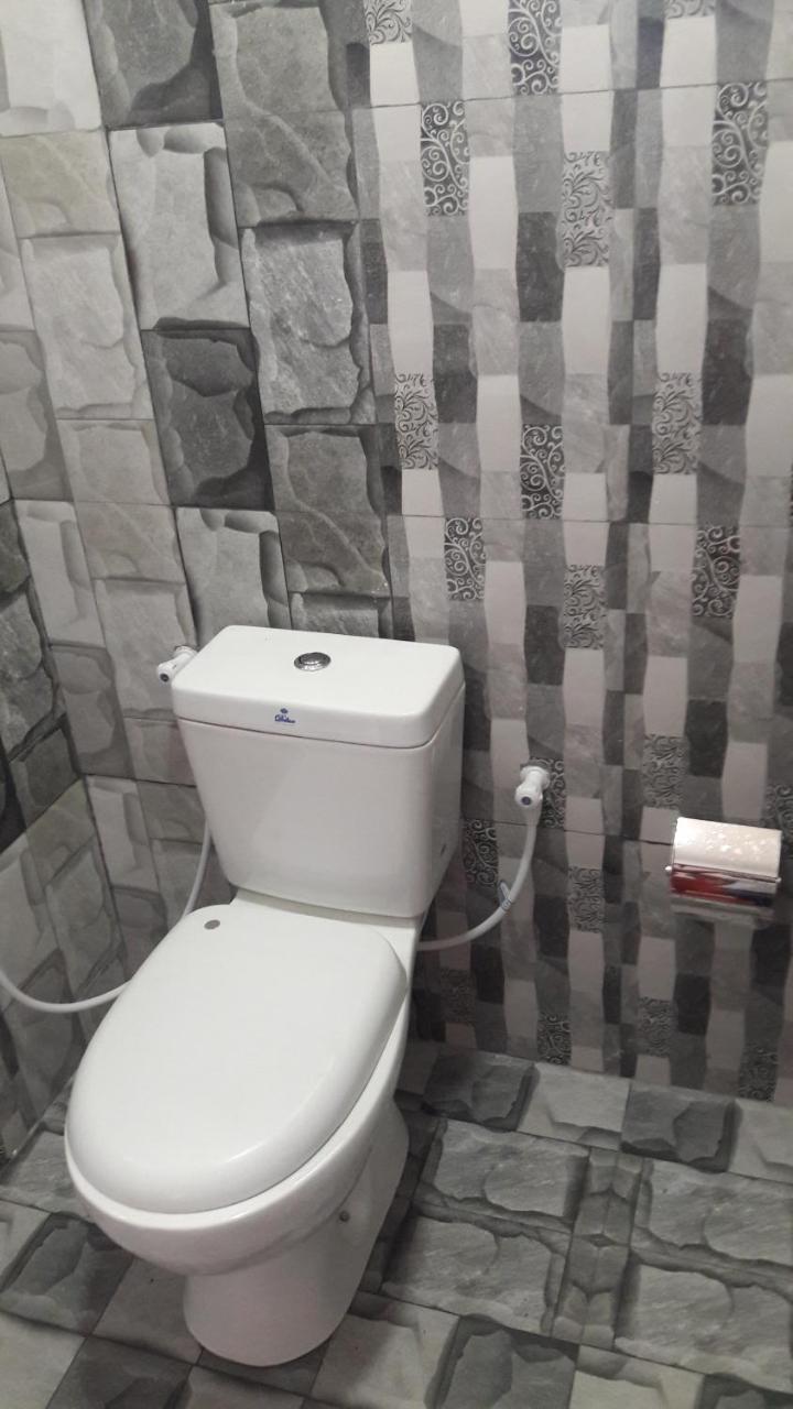 Vibushan Guest House Нилавели Екстериор снимка